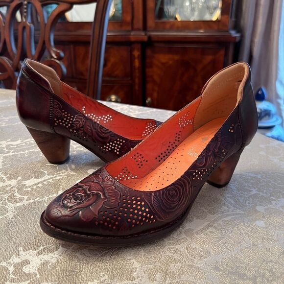 EUC Spring Step L'Artiste Rositta Tooled Leather Pumps Heels Shoes Size 40 or 9 - Picture 1 of 9